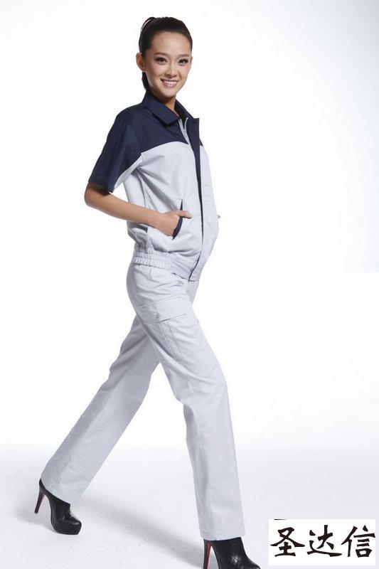 定做工作服和現貨工作服有什么區別？團體定做工作服有哪些好處？